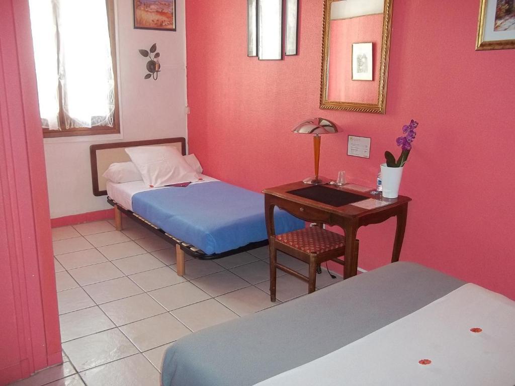 Hotel Innova Cardabella Avignon Phòng bức ảnh